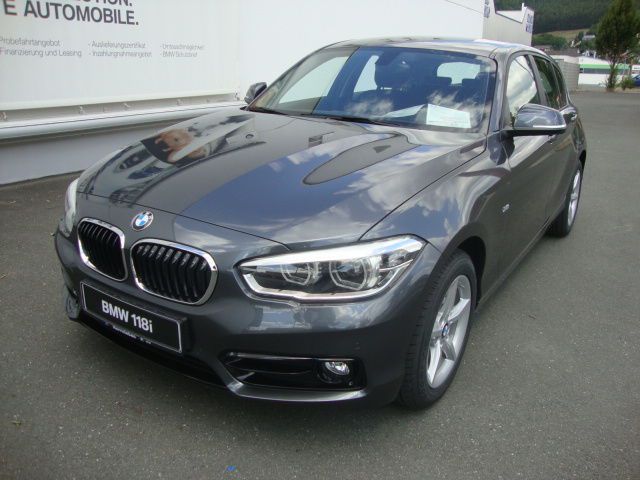 BMW 118 i - glavna slika