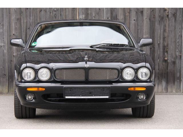 Jaguar F-Pace Pure AWD*NAVI*SHZ*PDC-CAM* - glavna slika