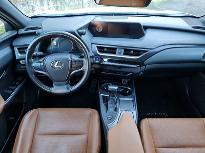 Lexus NX Hybrid 4WD Premium, Anno 2020, KM 75137 - glavna slika