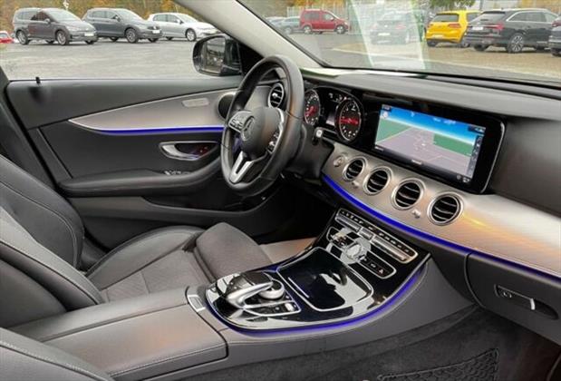 Mercedes Benz A 200 Limousine Memory Panorama AMG Keyless - glavna slika