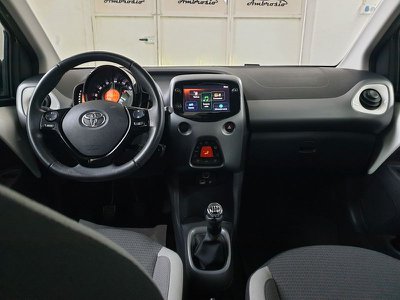 Toyota Aygo Connect 1.0 VVT i 72 CV 5 porte x play DA 104,00 AL - glavna slika